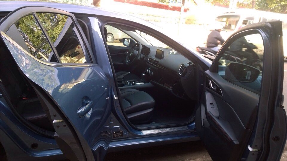 Thuê xe tự lái 4 chỗ số tự động